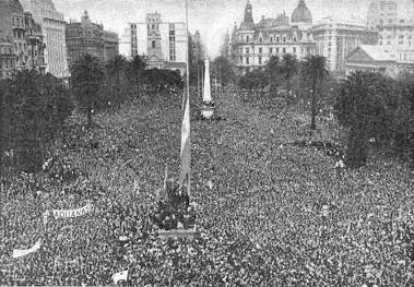 Plaza de Mayo filled during Loyalty Day (Oct 17, 1945)